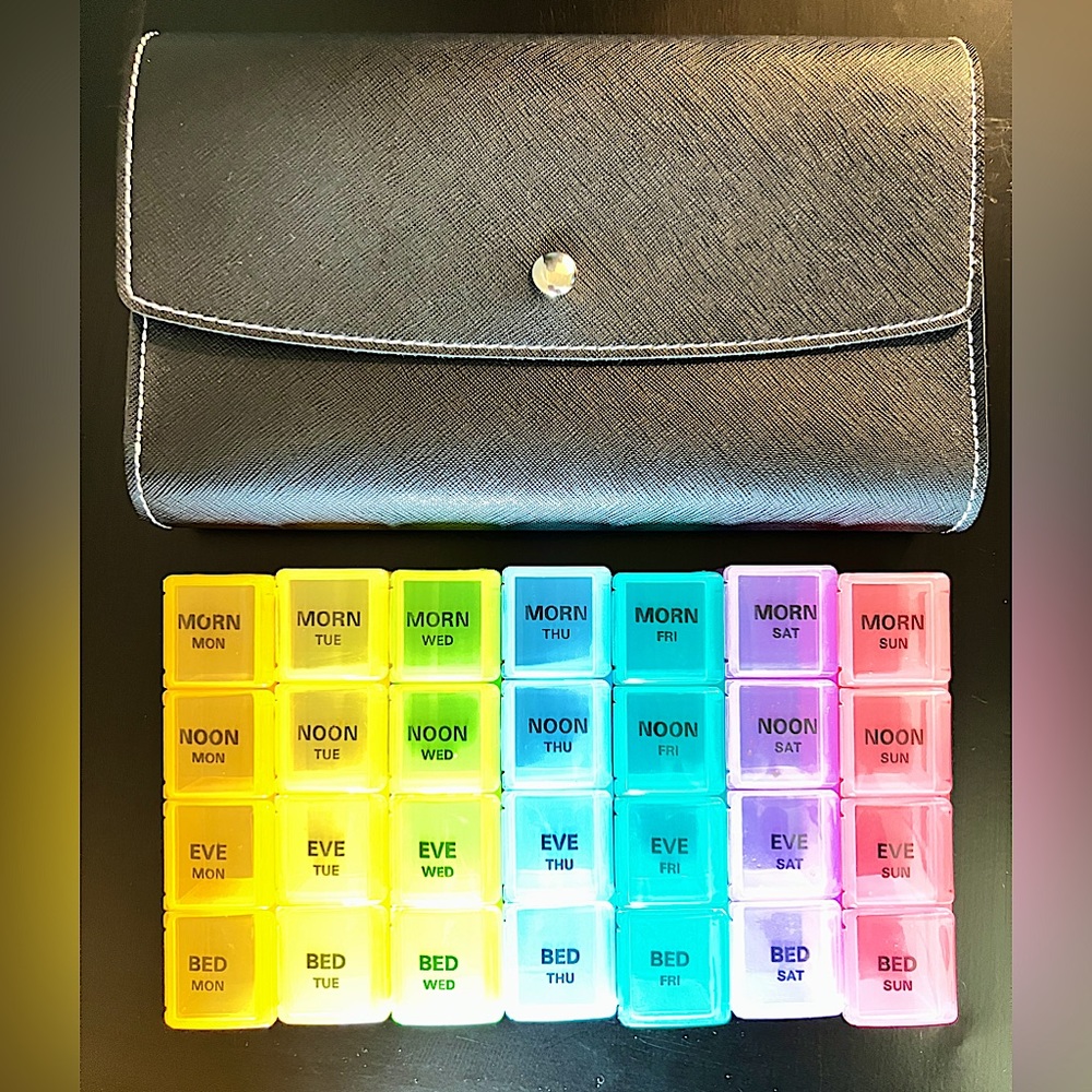 Pill Organizer-Individual Colorful Everyday Sectional tube w/Blk Snap Soft Case